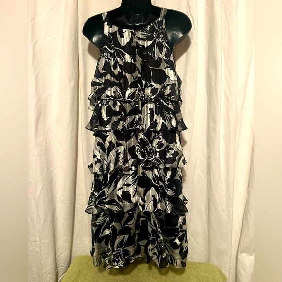 Collections by Dress Barn Womens Sz 16 Blk/Wht Layered Lightweight Summer Dress - Picture 3 of 5